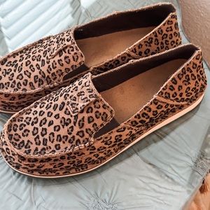 Ariat women’s cruisers size 10